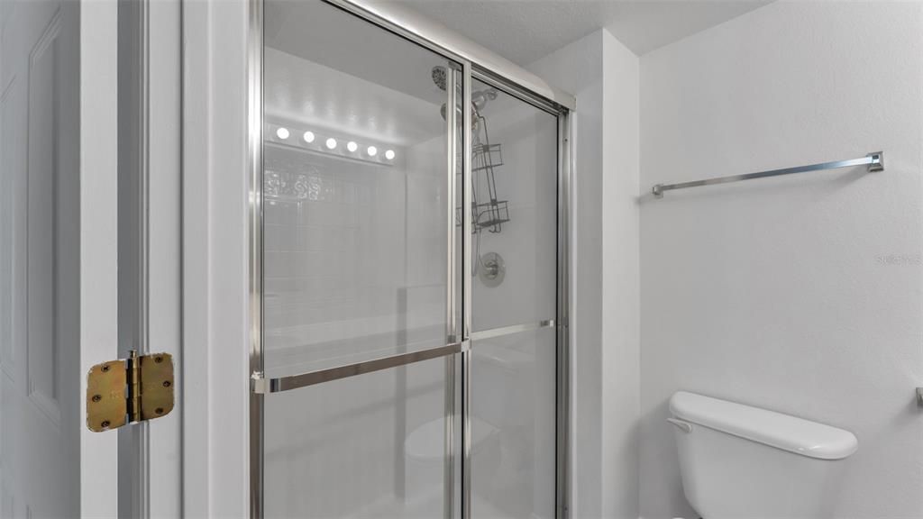 待售: $475,000 (6 贝兹, 4 浴室, 3976 平方英尺)