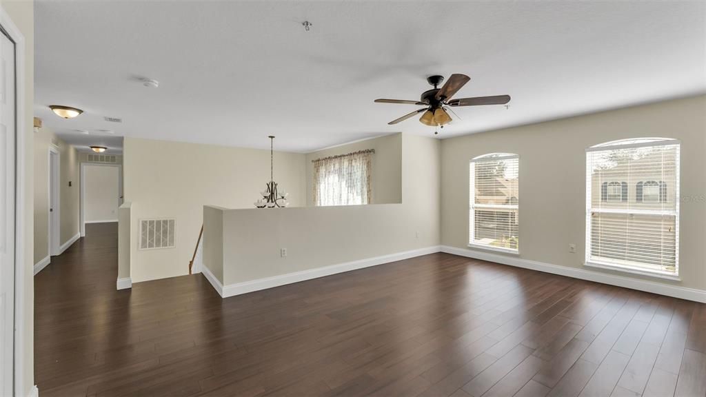 待售: $475,000 (6 贝兹, 4 浴室, 3976 平方英尺)