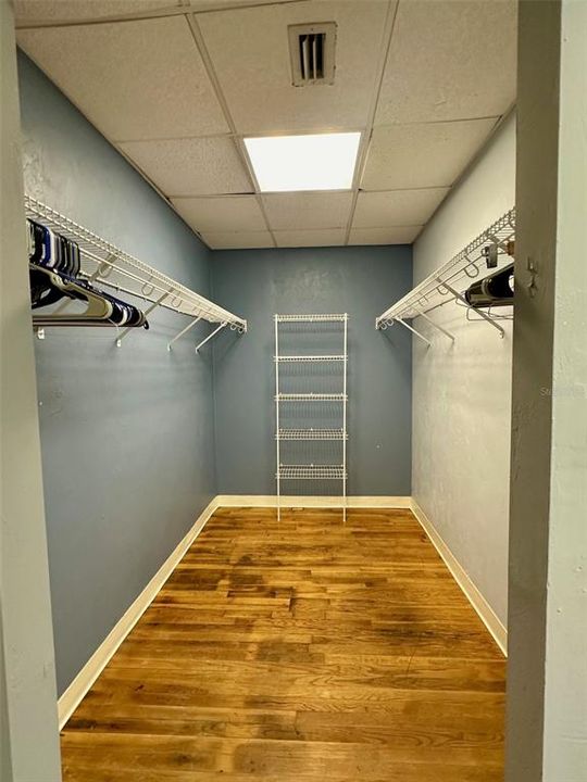 For Rent: $2,000 (5 beds, 3 baths, 2601 Square Feet)