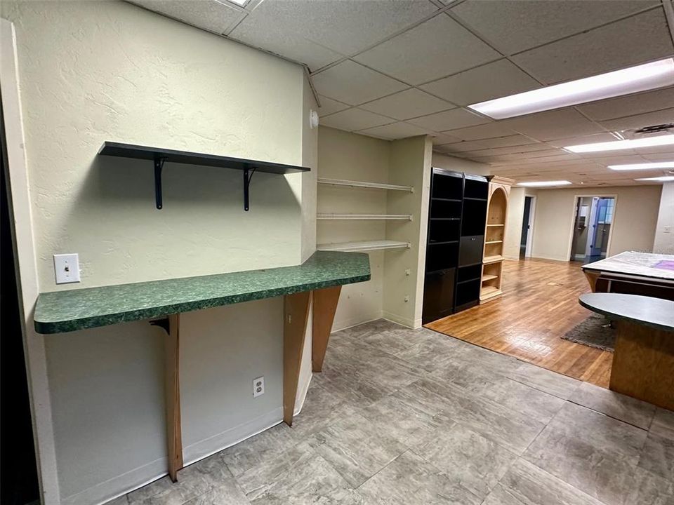 For Rent: $2,000 (5 beds, 3 baths, 2601 Square Feet)