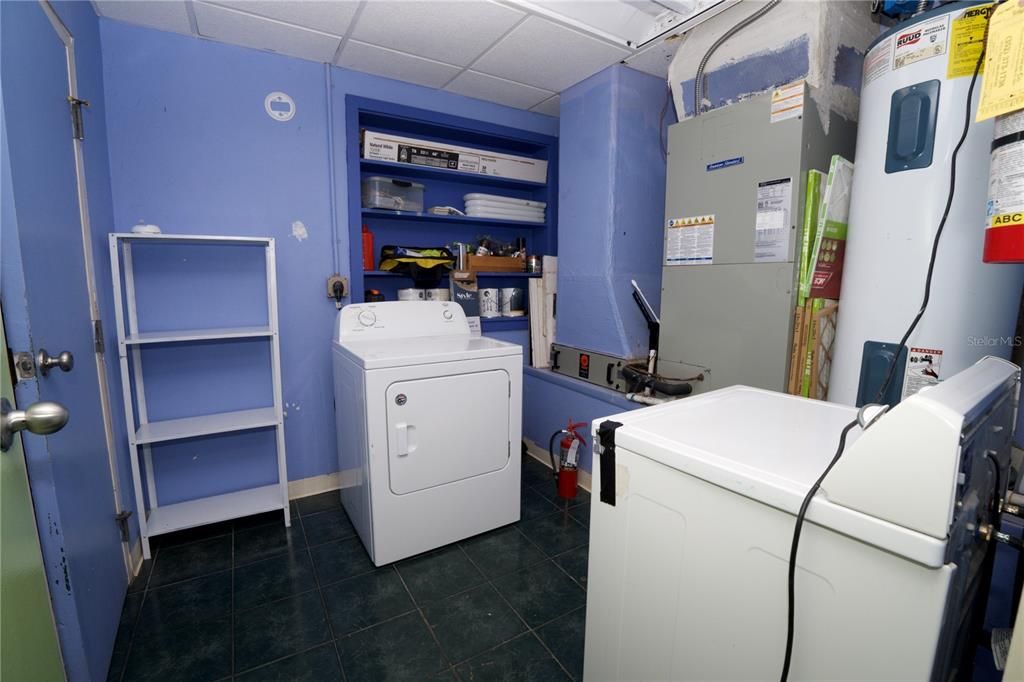 For Rent: $2,000 (5 beds, 3 baths, 2601 Square Feet)