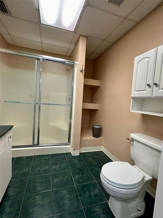 For Rent: $2,000 (5 beds, 3 baths, 2601 Square Feet)