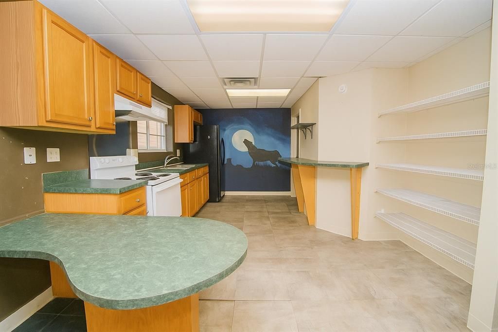 For Rent: $2,000 (5 beds, 3 baths, 2601 Square Feet)