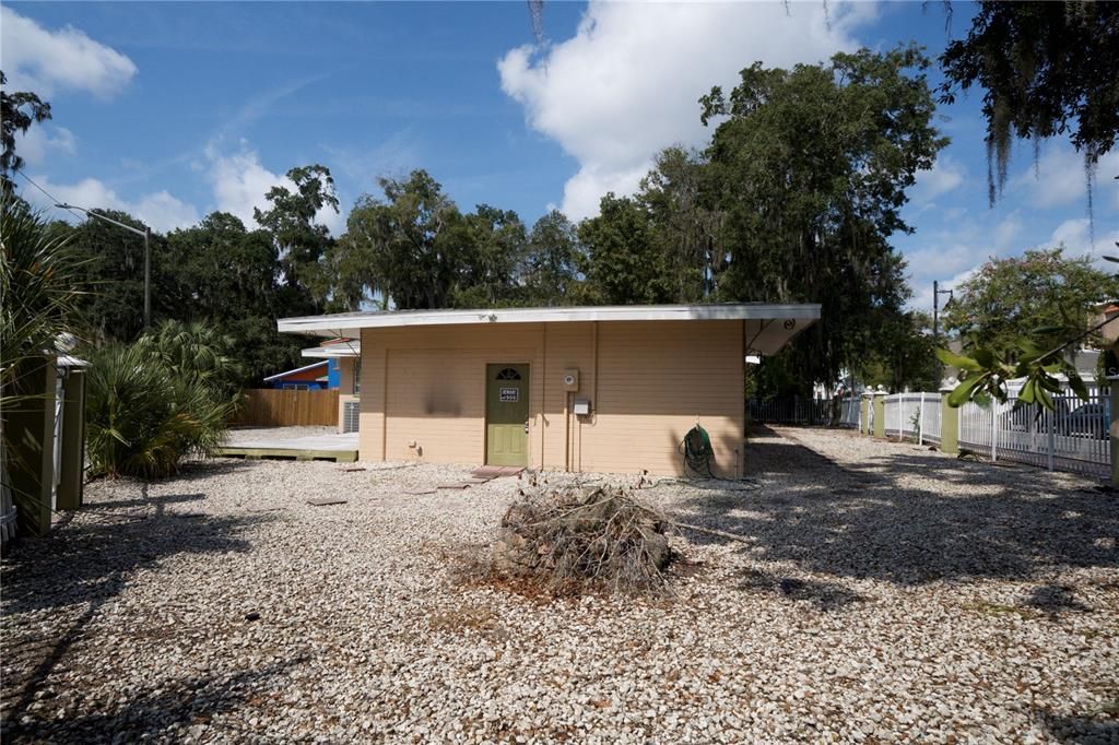 For Rent: $2,000 (5 beds, 3 baths, 2601 Square Feet)