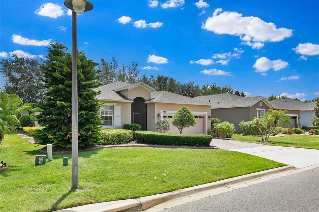 For Sale: $384,900 (3 beds, 2 baths, 1672 Square Feet)