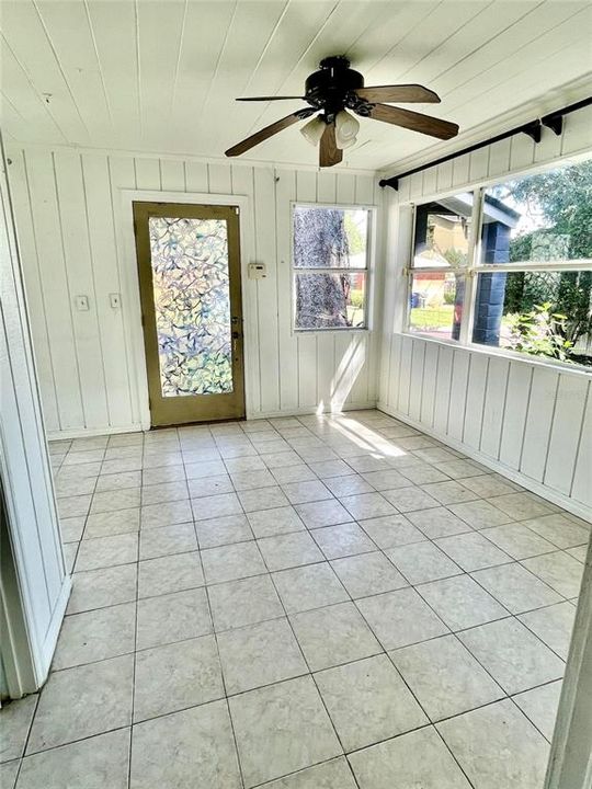 待售: $349,000 (2 贝兹, 1 浴室, 1448 平方英尺)