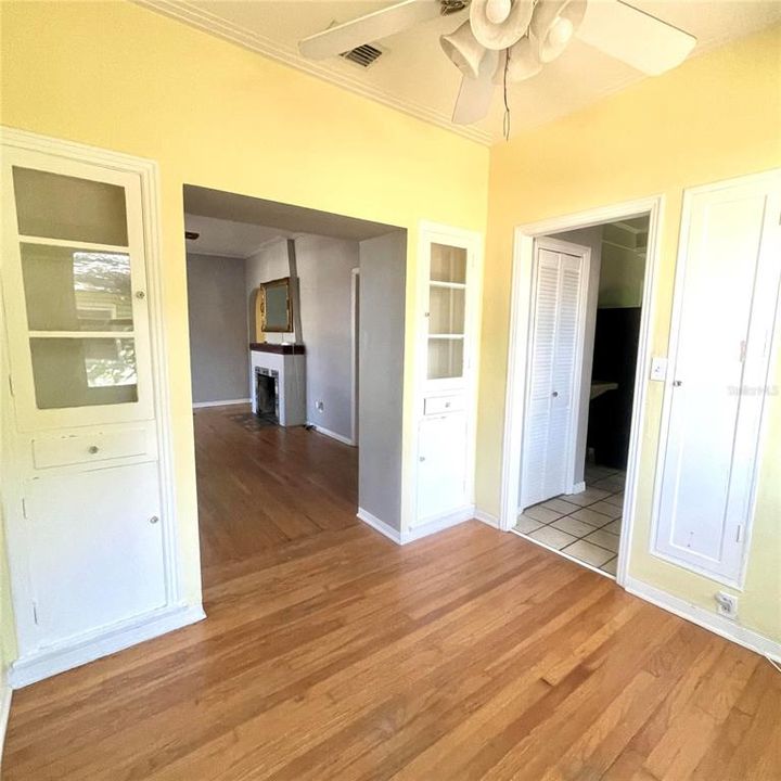 待售: $349,000 (2 贝兹, 1 浴室, 1448 平方英尺)