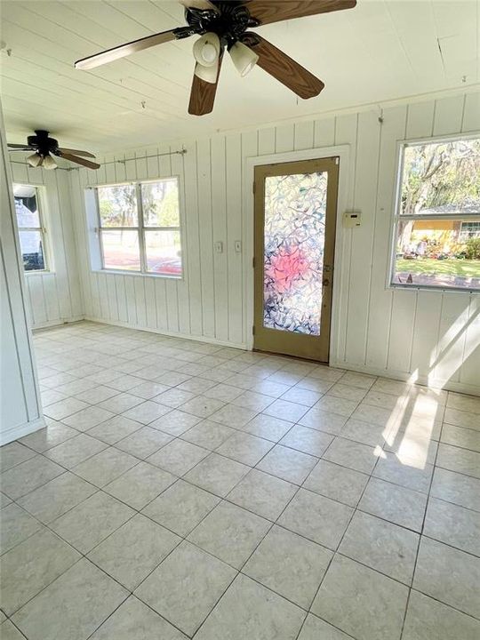 待售: $349,000 (2 贝兹, 1 浴室, 1448 平方英尺)