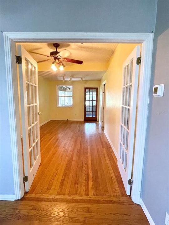 待售: $349,000 (2 贝兹, 1 浴室, 1448 平方英尺)