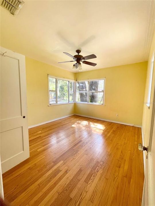 待售: $349,000 (2 贝兹, 1 浴室, 1448 平方英尺)