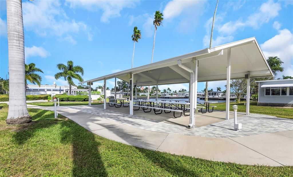 На продажу: $369,000 (2 спален, 2 ванн, 1080 Квадратных фут)