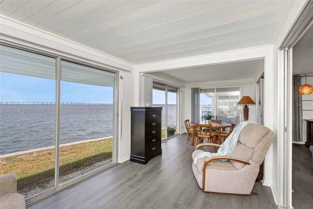 На продажу: $369,000 (2 спален, 2 ванн, 1080 Квадратных фут)