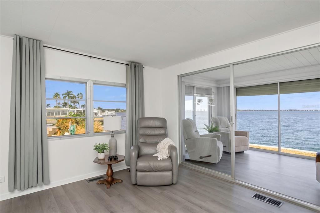 На продажу: $369,000 (2 спален, 2 ванн, 1080 Квадратных фут)