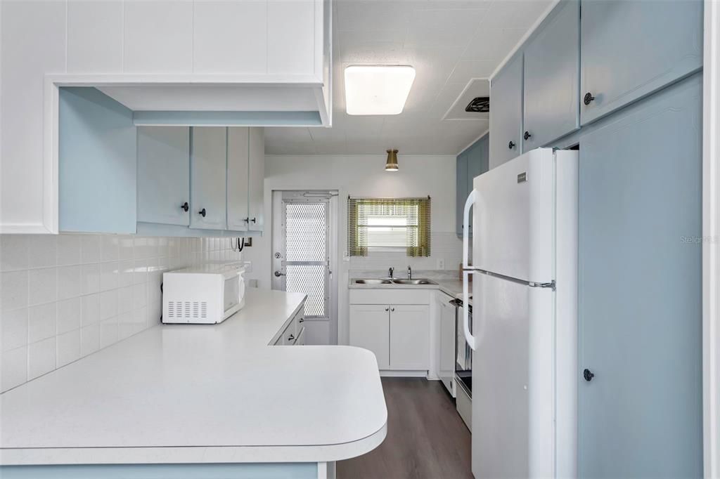 На продажу: $369,000 (2 спален, 2 ванн, 1080 Квадратных фут)