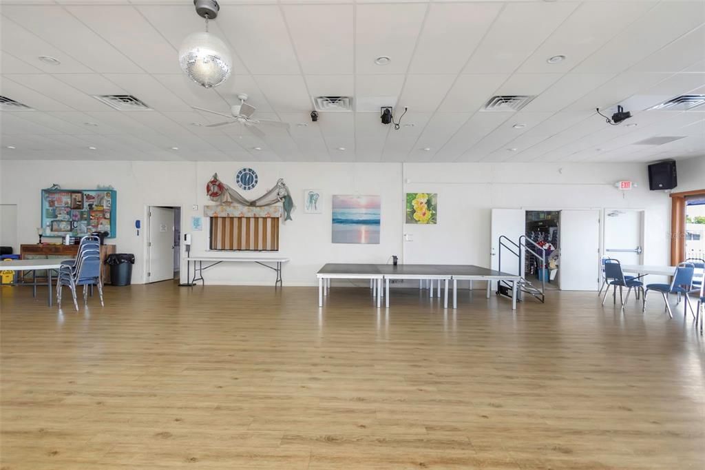 На продажу: $369,000 (2 спален, 2 ванн, 1080 Квадратных фут)