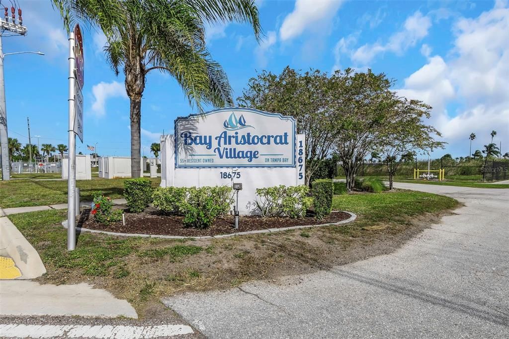 На продажу: $369,000 (2 спален, 2 ванн, 1080 Квадратных фут)