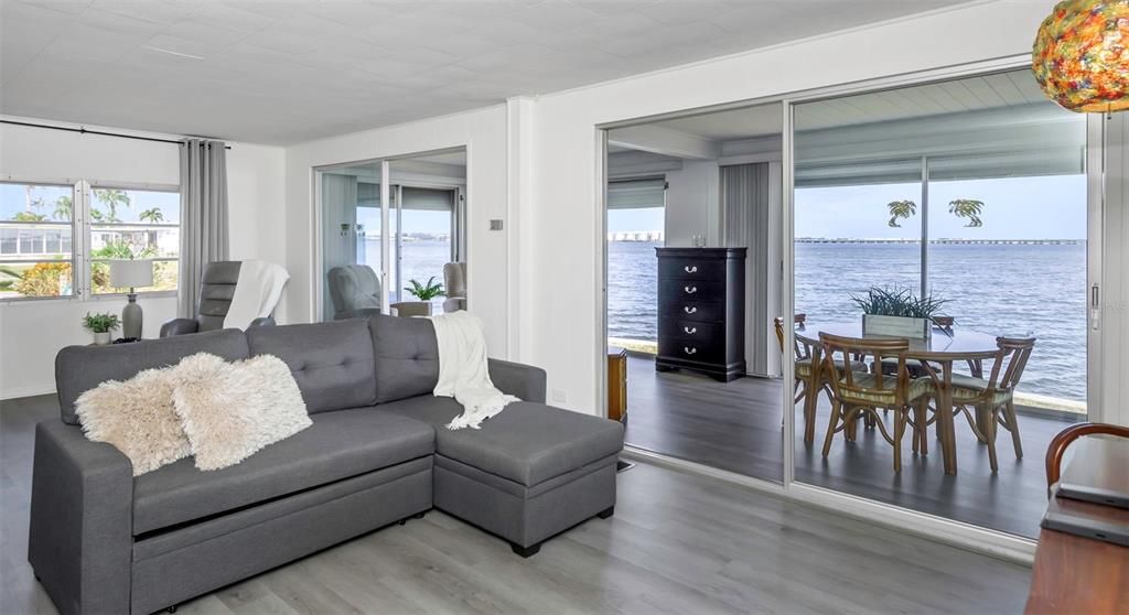 На продажу: $369,000 (2 спален, 2 ванн, 1080 Квадратных фут)