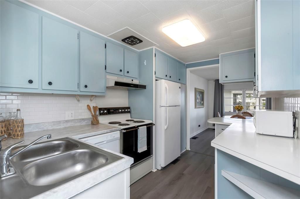 На продажу: $369,000 (2 спален, 2 ванн, 1080 Квадратных фут)