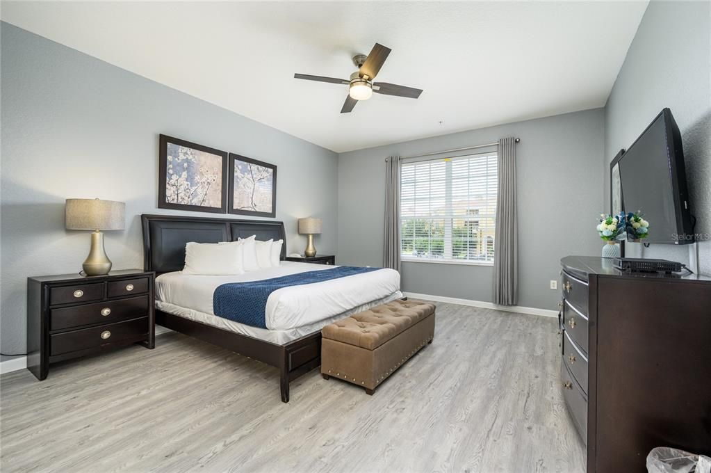 For Sale: $609,000 (2 beds, 2 baths, 1823 Square Feet)