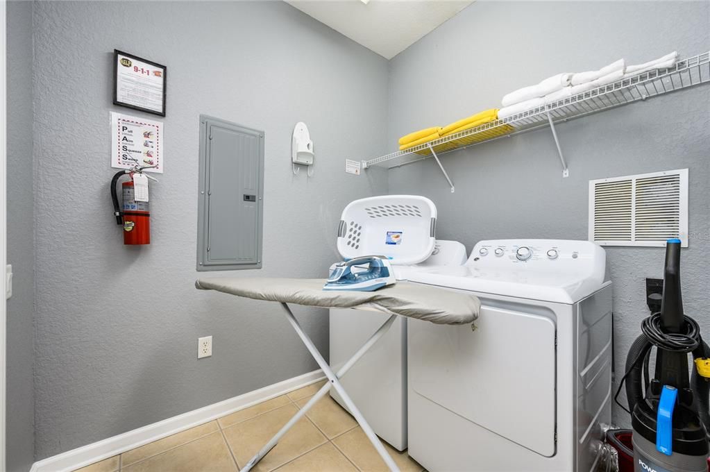 For Sale: $609,000 (2 beds, 2 baths, 1823 Square Feet)