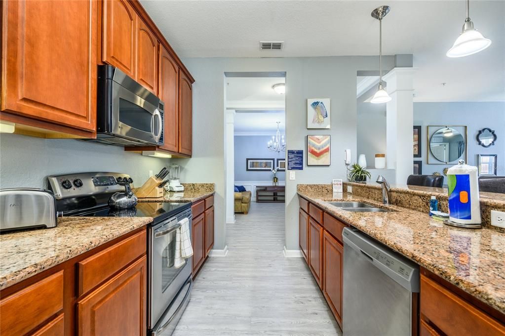 For Sale: $609,000 (2 beds, 2 baths, 1823 Square Feet)