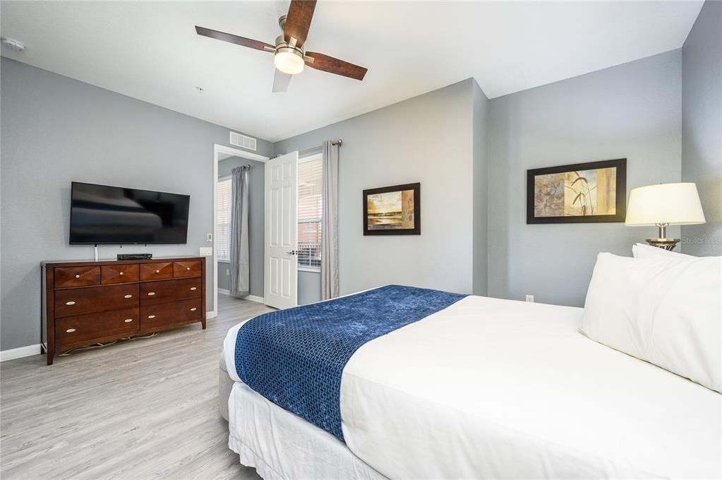 For Sale: $609,000 (2 beds, 2 baths, 1823 Square Feet)