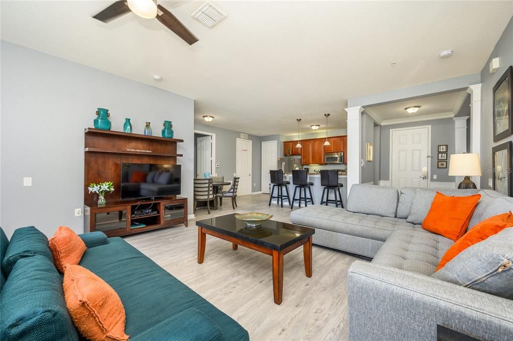 For Sale: $609,000 (2 beds, 2 baths, 1823 Square Feet)