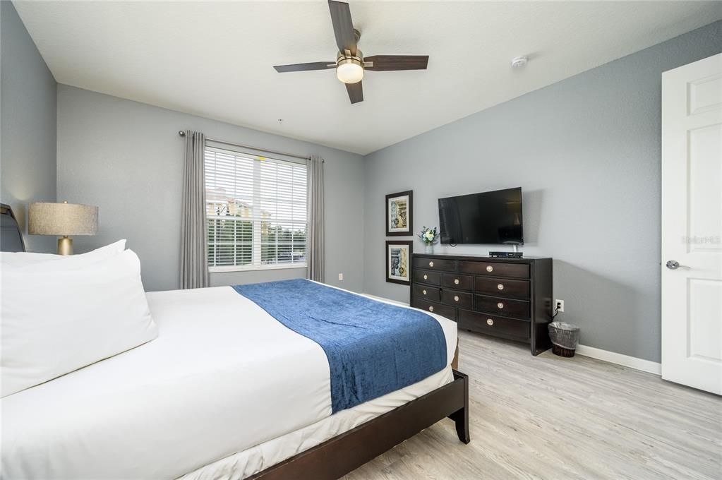 For Sale: $609,000 (2 beds, 2 baths, 1823 Square Feet)