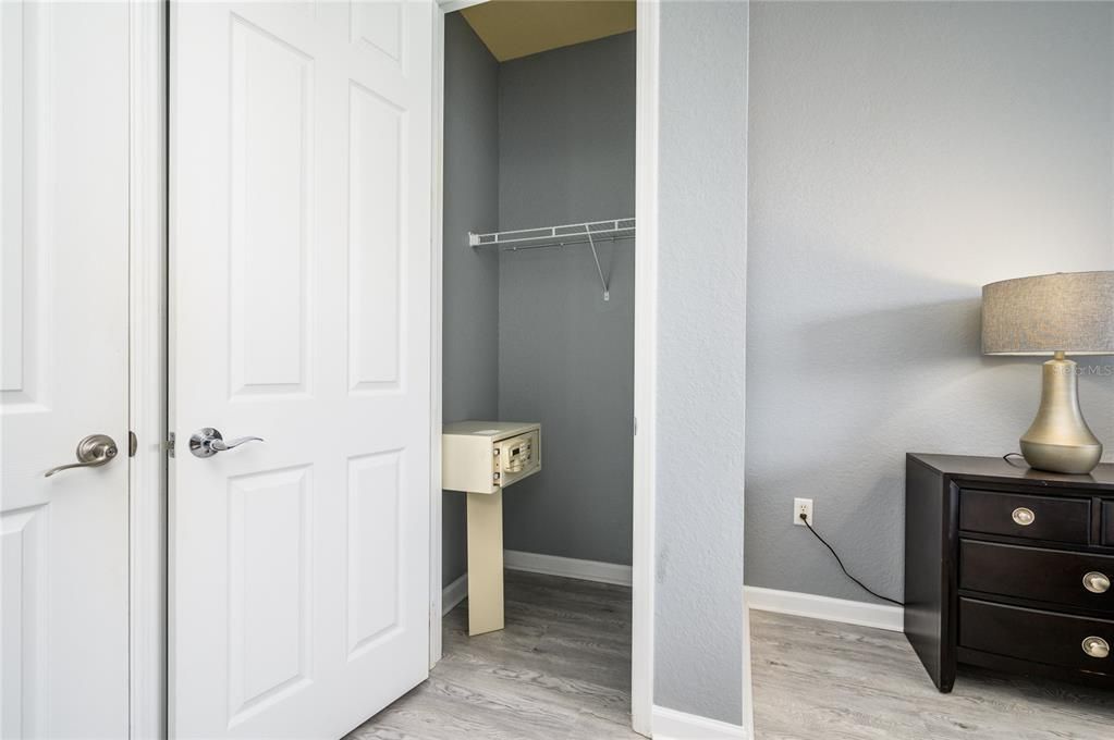 For Sale: $609,000 (2 beds, 2 baths, 1823 Square Feet)