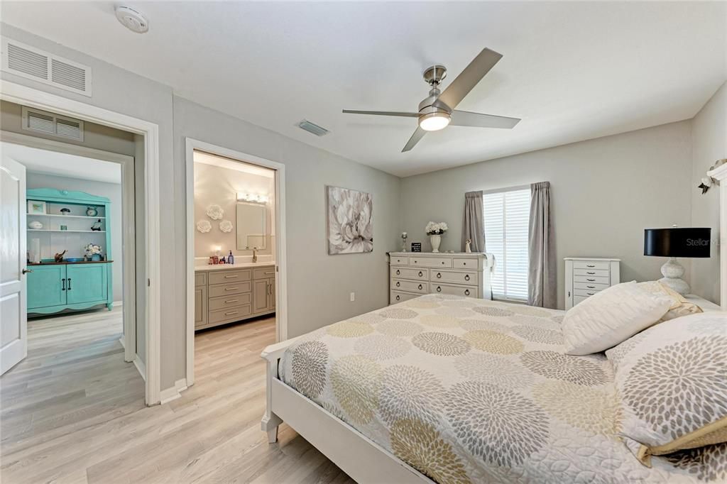 For Sale: $950,000 (4 beds, 3 baths, 2358 Square Feet)