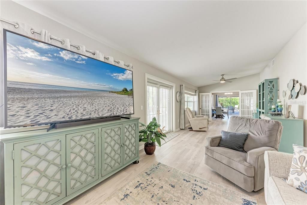 For Sale: $950,000 (4 beds, 3 baths, 2358 Square Feet)