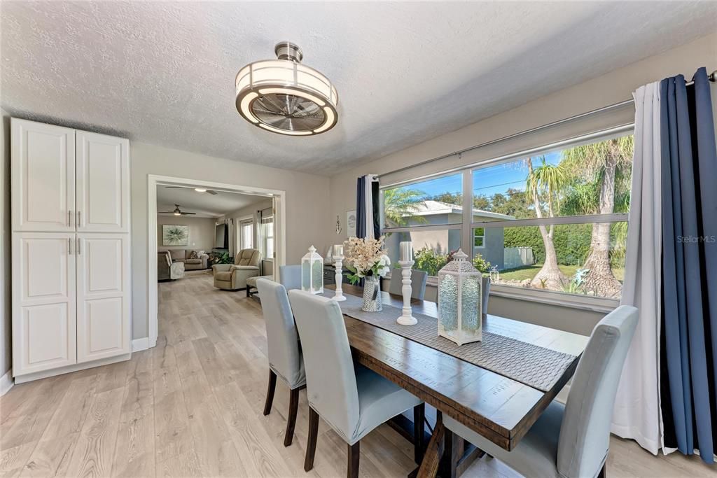 For Sale: $950,000 (4 beds, 3 baths, 2358 Square Feet)