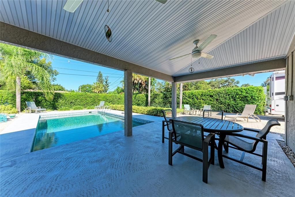 For Sale: $950,000 (4 beds, 3 baths, 2358 Square Feet)