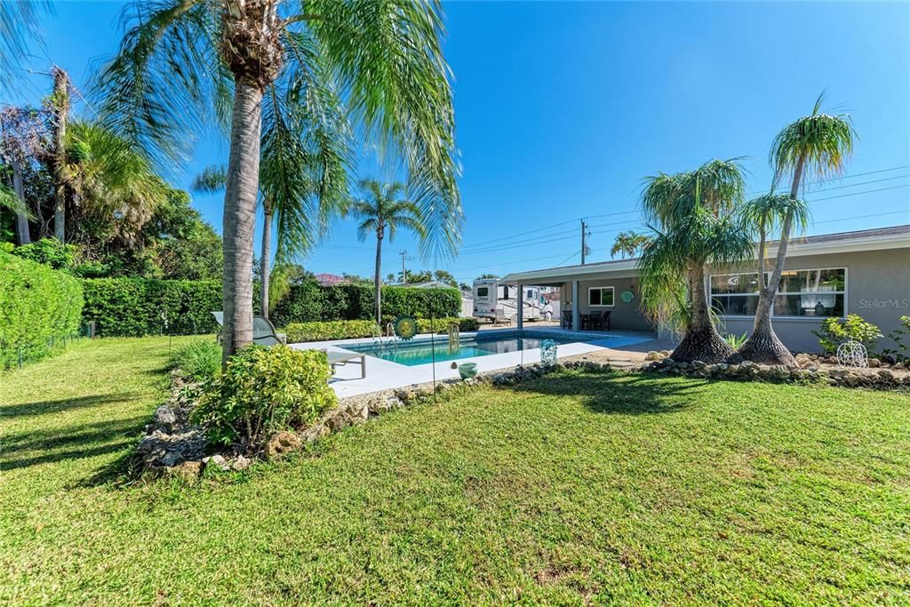 For Sale: $950,000 (4 beds, 3 baths, 2358 Square Feet)