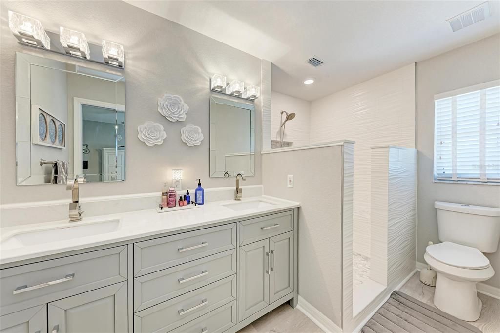 For Sale: $950,000 (4 beds, 3 baths, 2358 Square Feet)