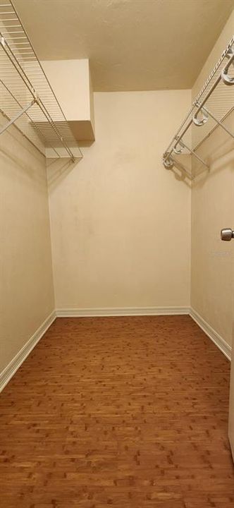 For Rent: $1,900 (3 beds, 3 baths, 1337 Square Feet)