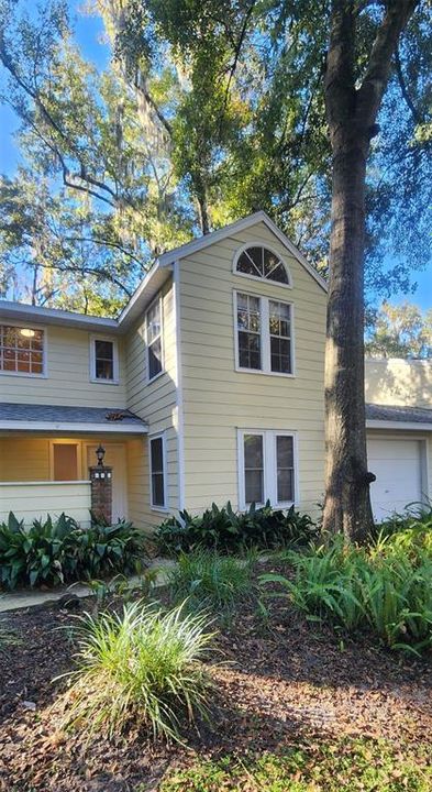 For Rent: $1,900 (3 beds, 3 baths, 1337 Square Feet)