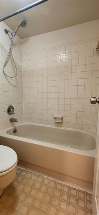 For Rent: $1,900 (3 beds, 3 baths, 1337 Square Feet)