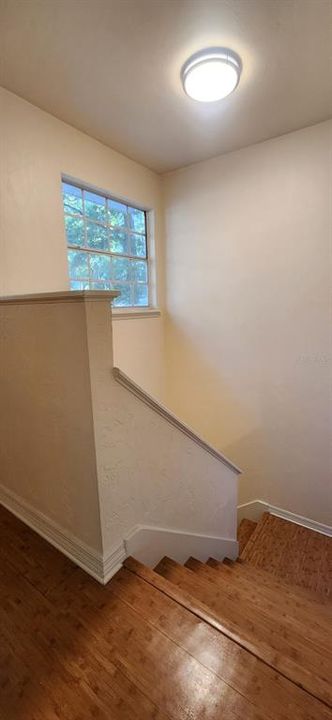 For Rent: $1,900 (3 beds, 3 baths, 1337 Square Feet)