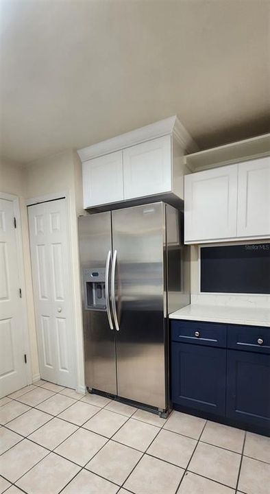 For Rent: $1,900 (3 beds, 3 baths, 1337 Square Feet)