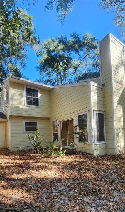 For Rent: $1,900 (3 beds, 3 baths, 1337 Square Feet)