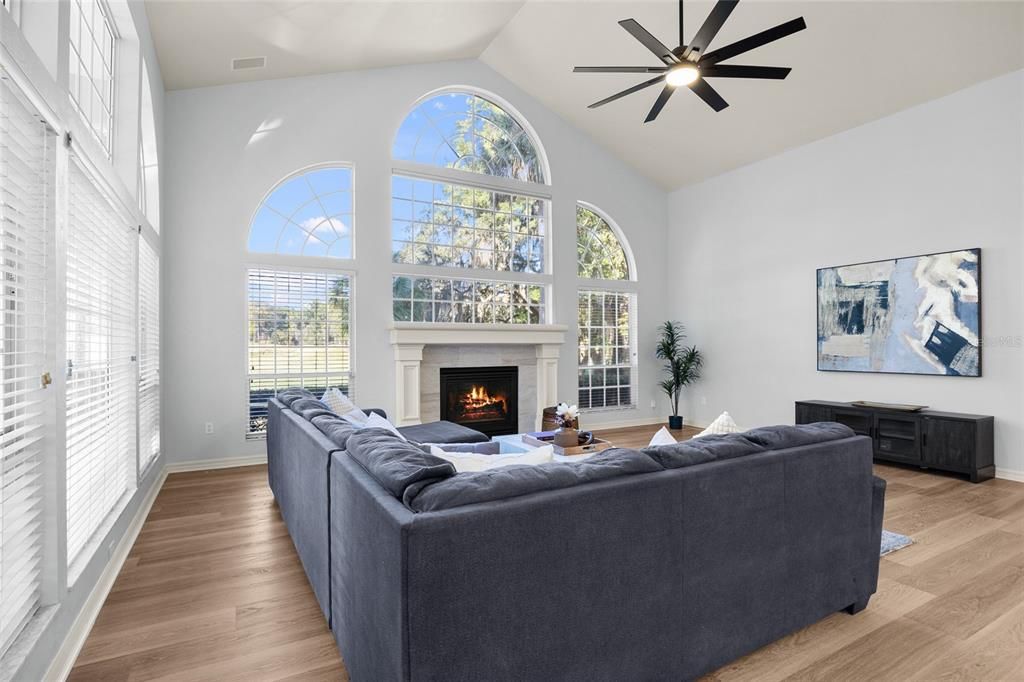 待售: $1,400,000 (4 贝兹, 4 浴室, 4903 平方英尺)