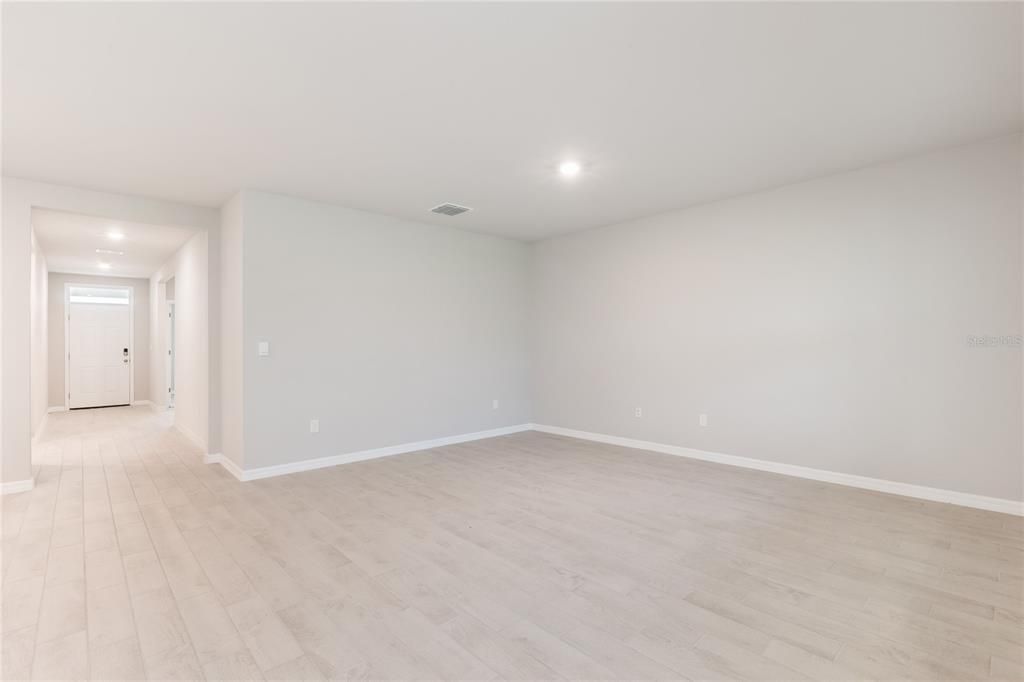 На продажу: $324,625 (3 спален, 2 ванн, 1672 Квадратных фут)