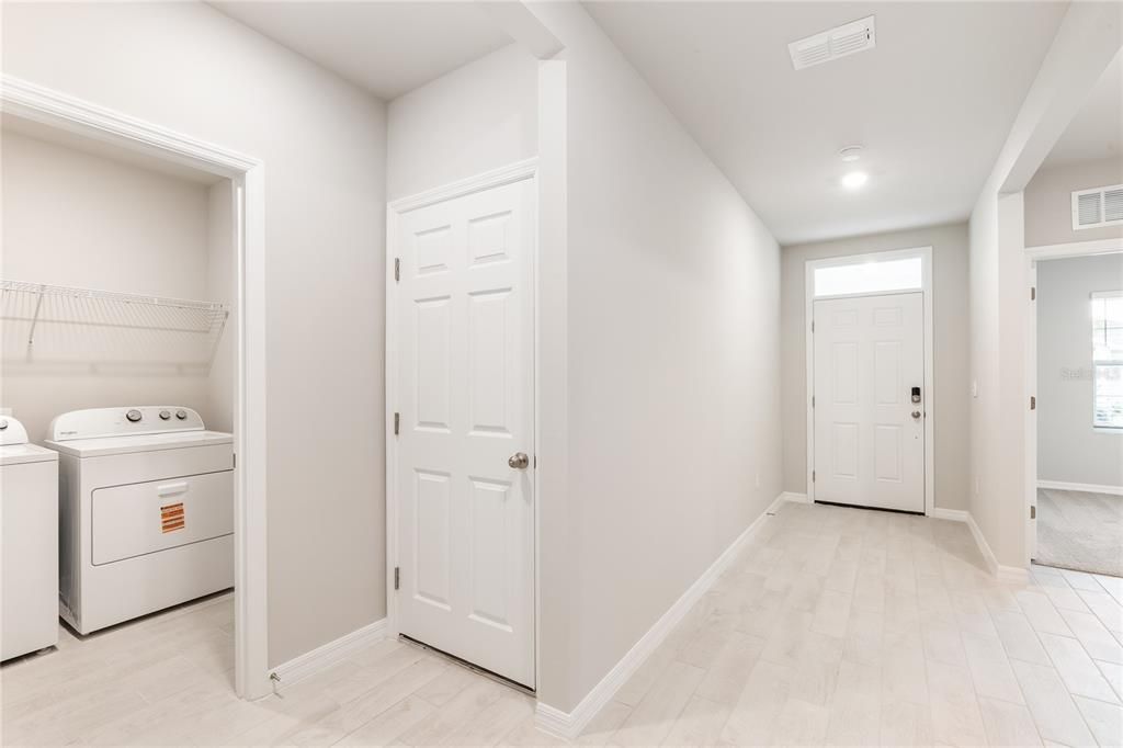 На продажу: $324,625 (3 спален, 2 ванн, 1672 Квадратных фут)