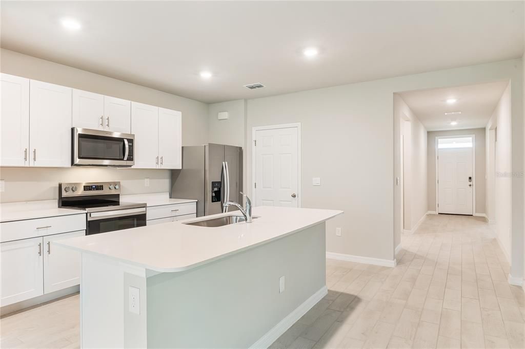 На продажу: $324,625 (3 спален, 2 ванн, 1672 Квадратных фут)