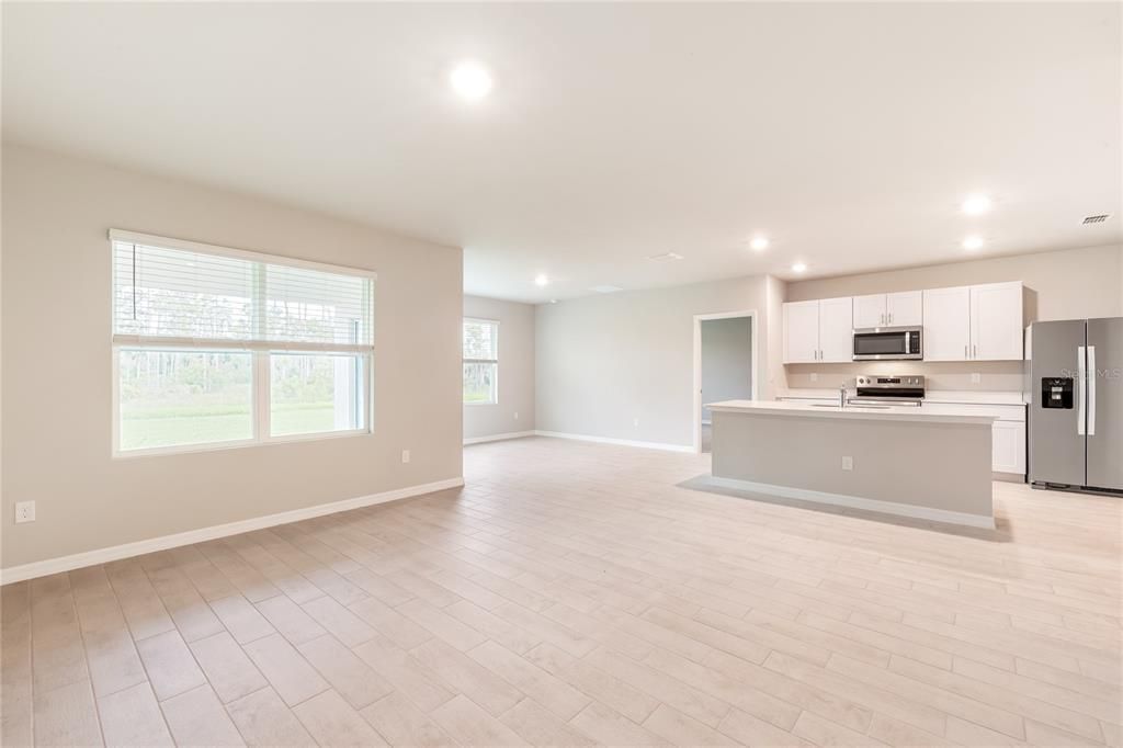 На продажу: $324,625 (3 спален, 2 ванн, 1672 Квадратных фут)