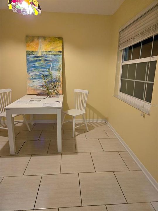 For Sale: $137,000 (1 beds, 1 baths, 645 Square Feet)