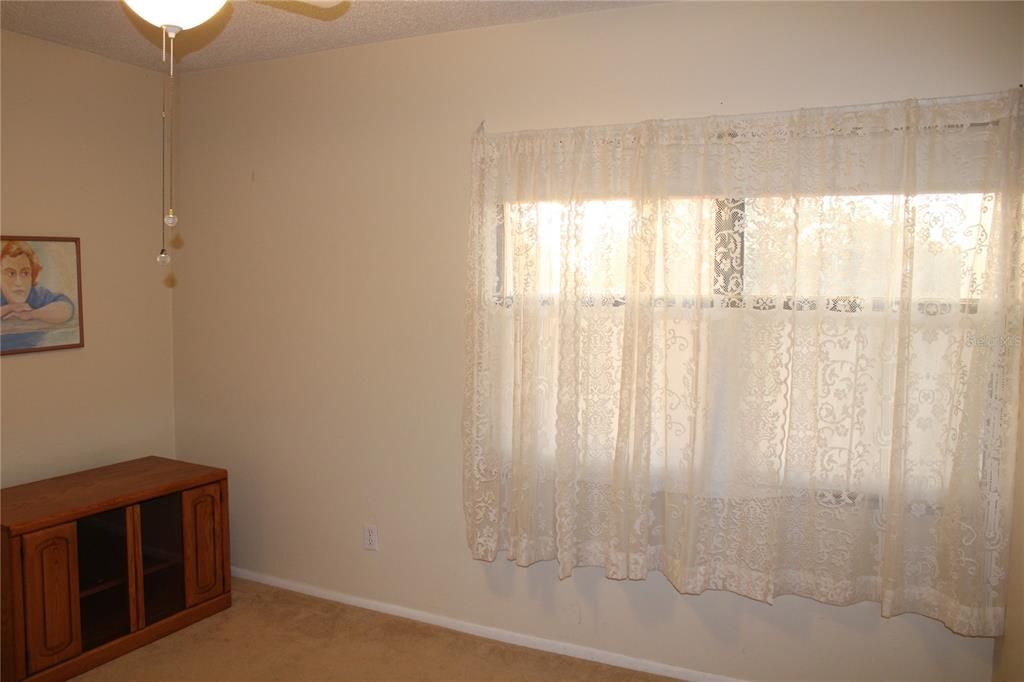 For Sale: $180,000 (2 beds, 2 baths, 955 Square Feet)