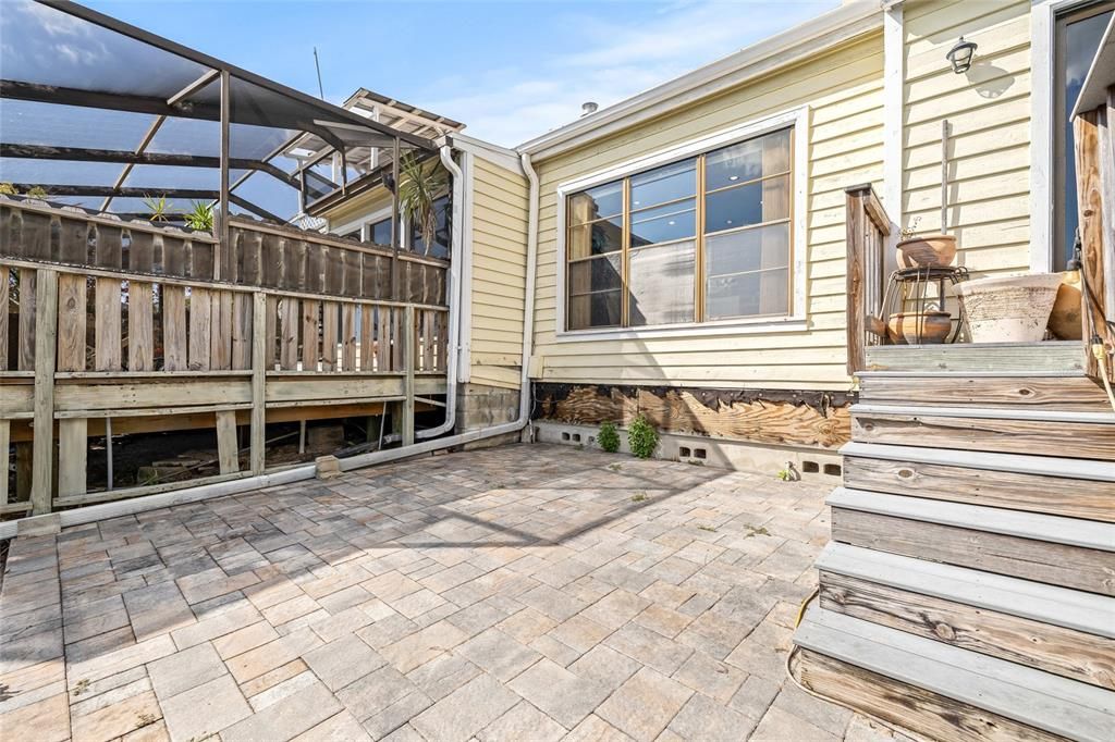 For Sale: $399,000 (3 beds, 2 baths, 2153 Square Feet)