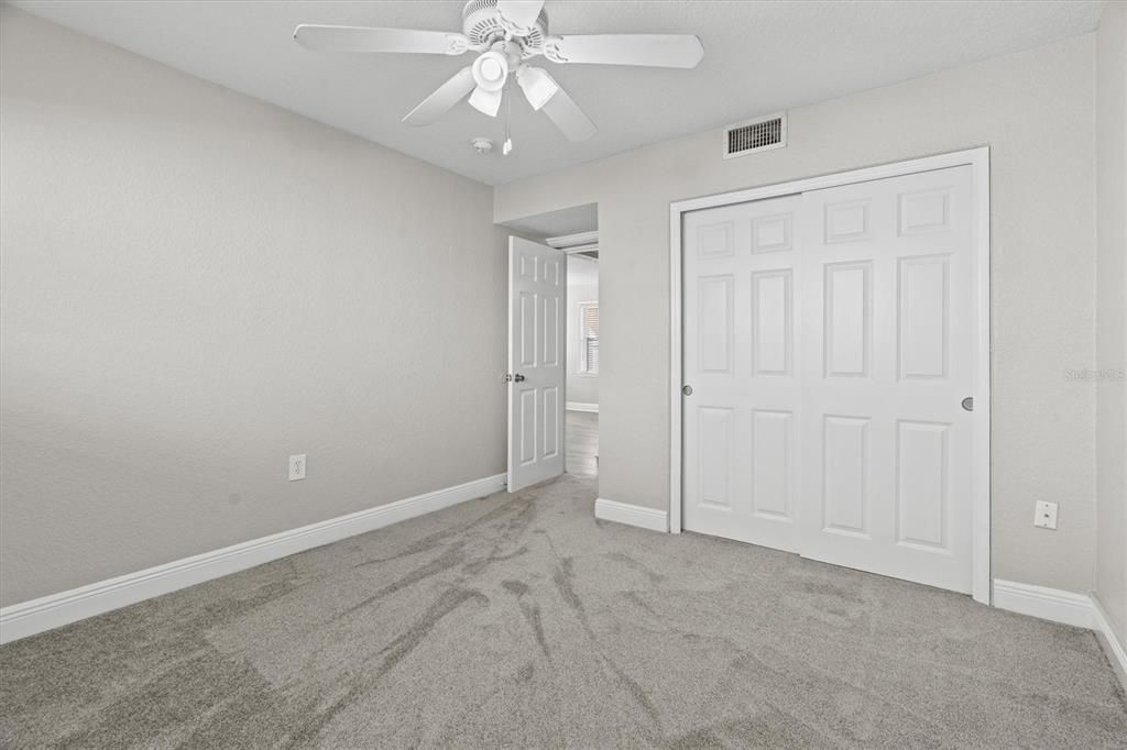 For Sale: $199,998 (2 beds, 1 baths, 594 Square Feet)